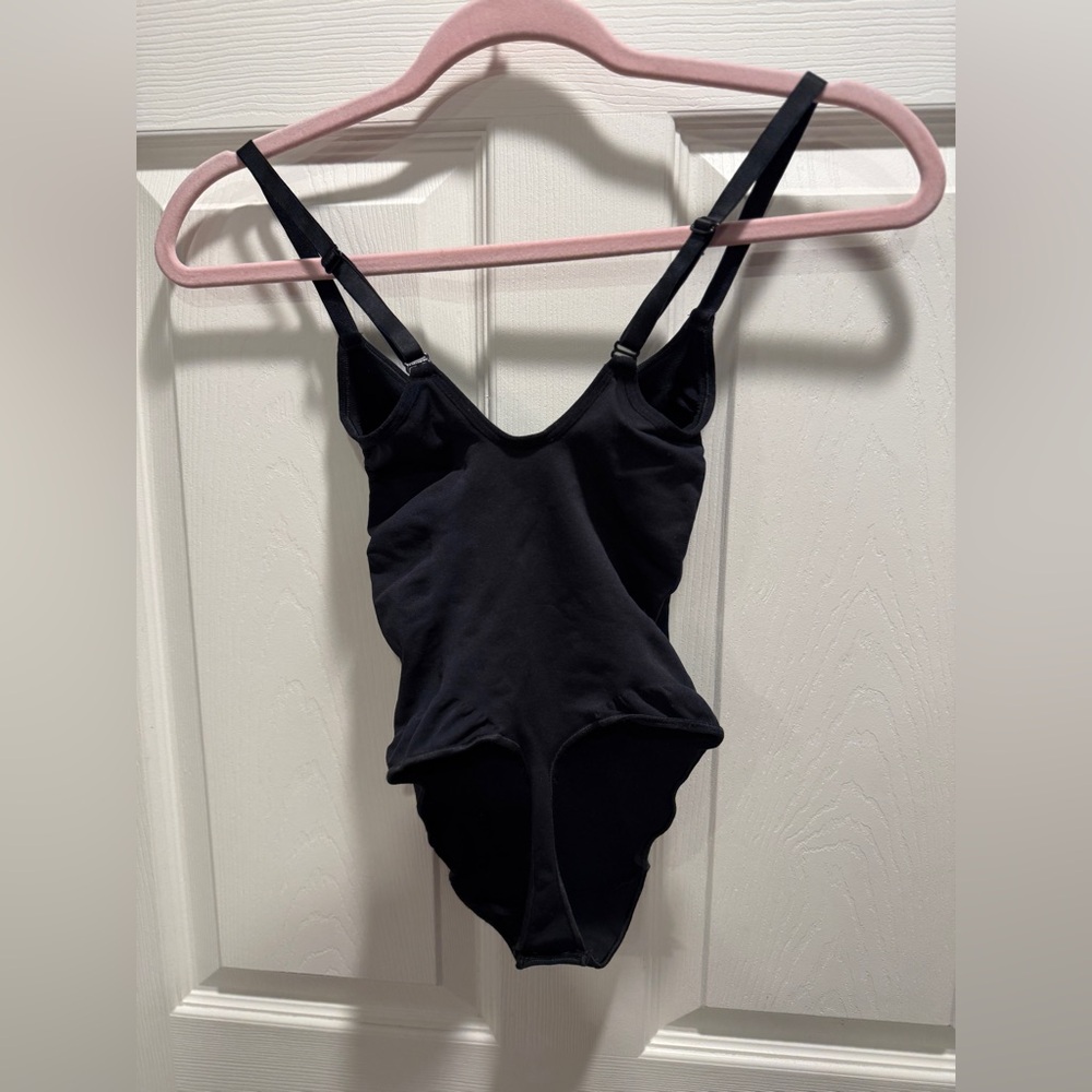 SKIMS Seamless Sculpt Thong Bodysuit Black Size Large NWOT - Picture 7 of 10